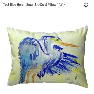 Accent pillow.  Betsey Drake.